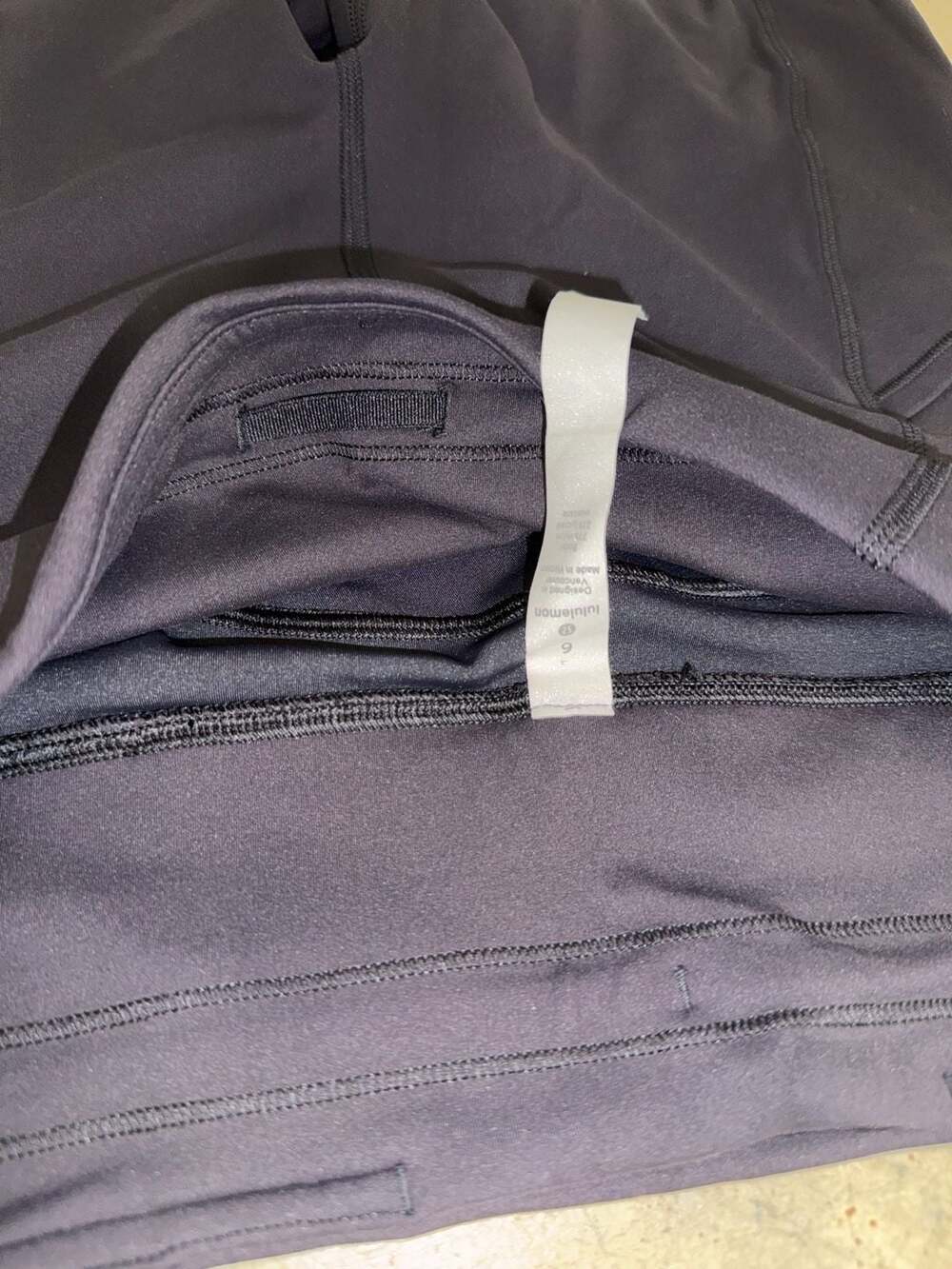 lululemon athletica - Picture 2 of 3